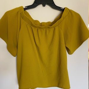 ‼️SOLD‼️🐈 3 for $19🐈 Freebird yellow top